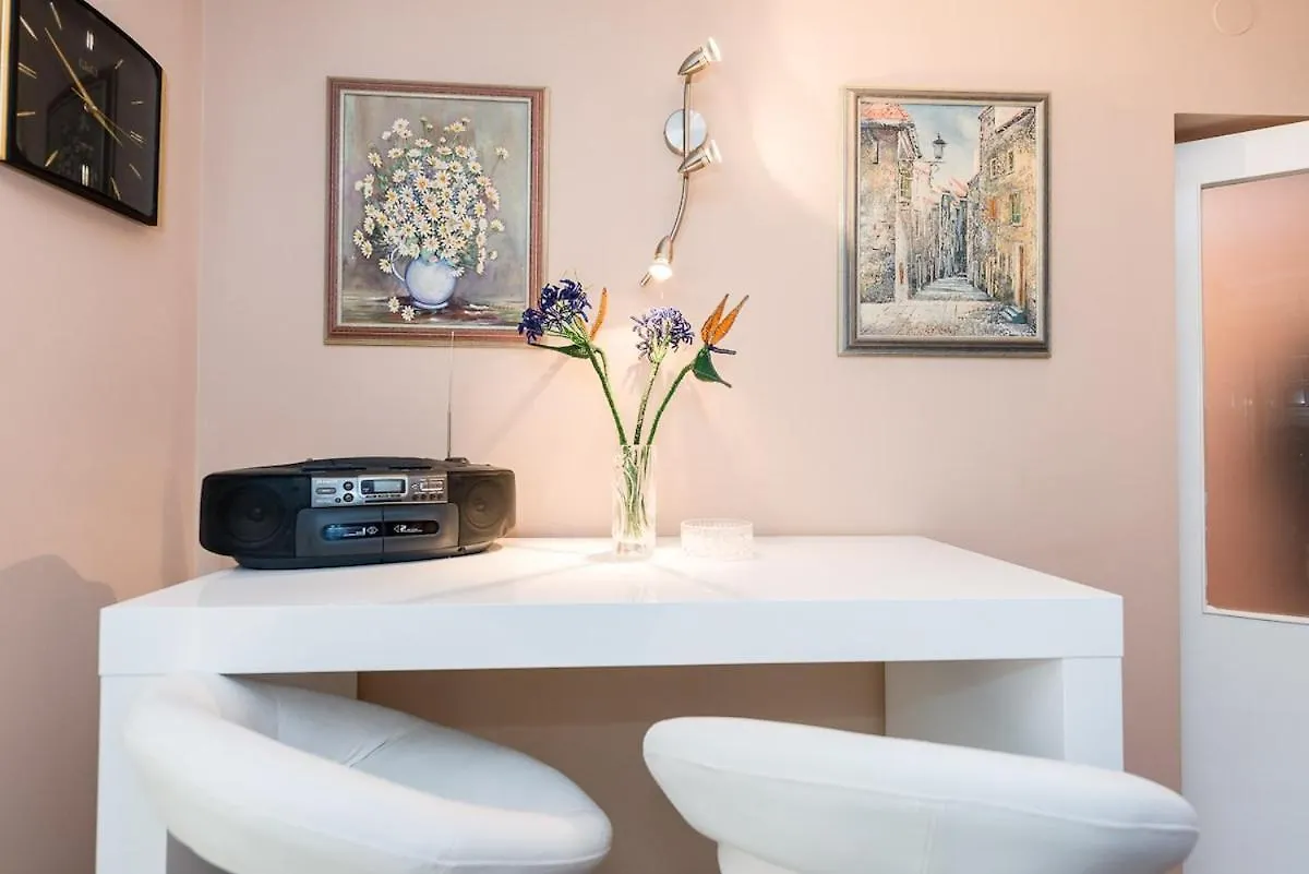 רוביני Apartman Tara דירה